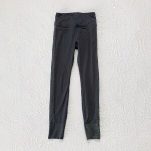Vuori Women's Asymmetric Block‎ Leggings